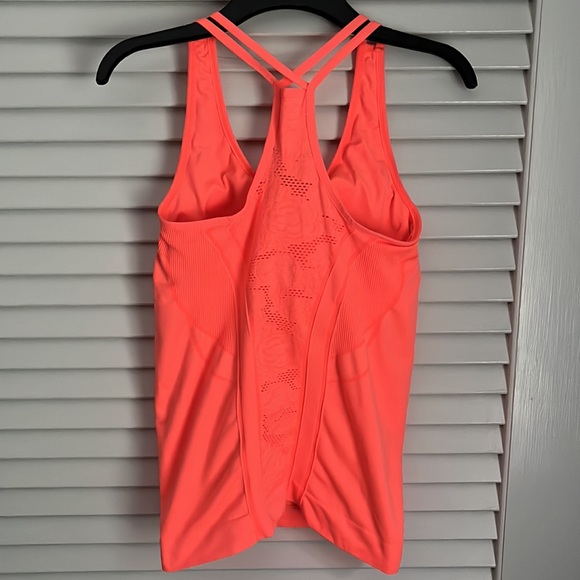 Actra Performance Wear Orange Tank Top Built in Bra Laser Cut Floral - Picture 2 of 3